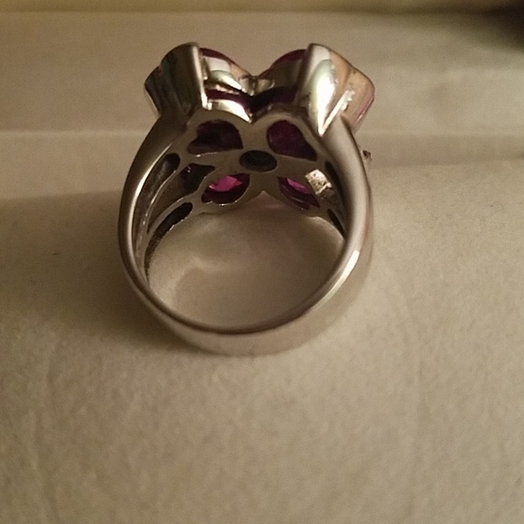 Pink flower ring - Picture 3 of 7